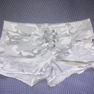 Cute green camo short shorts